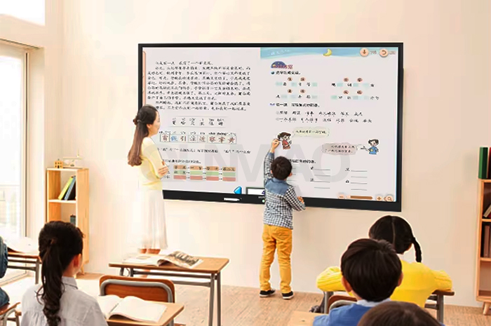 THE CORE OF SAMRT CLASSROOM: HOW DOES THE Qtenboard INTERACTIVE SMARTBOARD RADICALLY CHANGE TRADITIONAL TEACHING