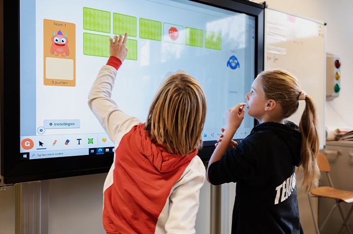 Say Goodbye to Chalk Dust: Create a Healthy and Environmentally Friendly Dust-Free Classroom Solution