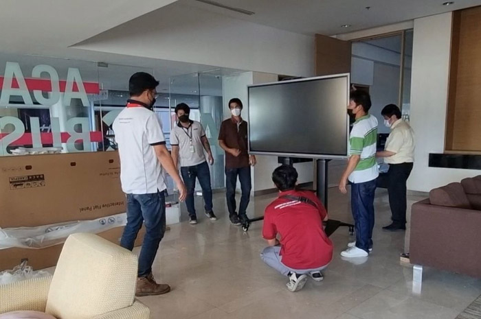 Qunmao Smartboard: Breaking Device Barriers for Modern Education