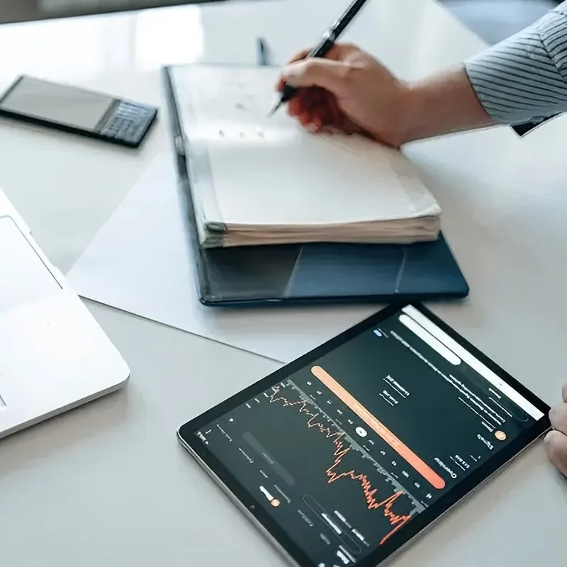 Commercial Display Market Analysis: H1 2026 Trends & Qtenboard Positioning